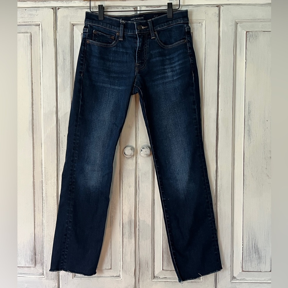 🟠LUCKY BRAND Raw Hem Jeans in Dark Wash Sz 4